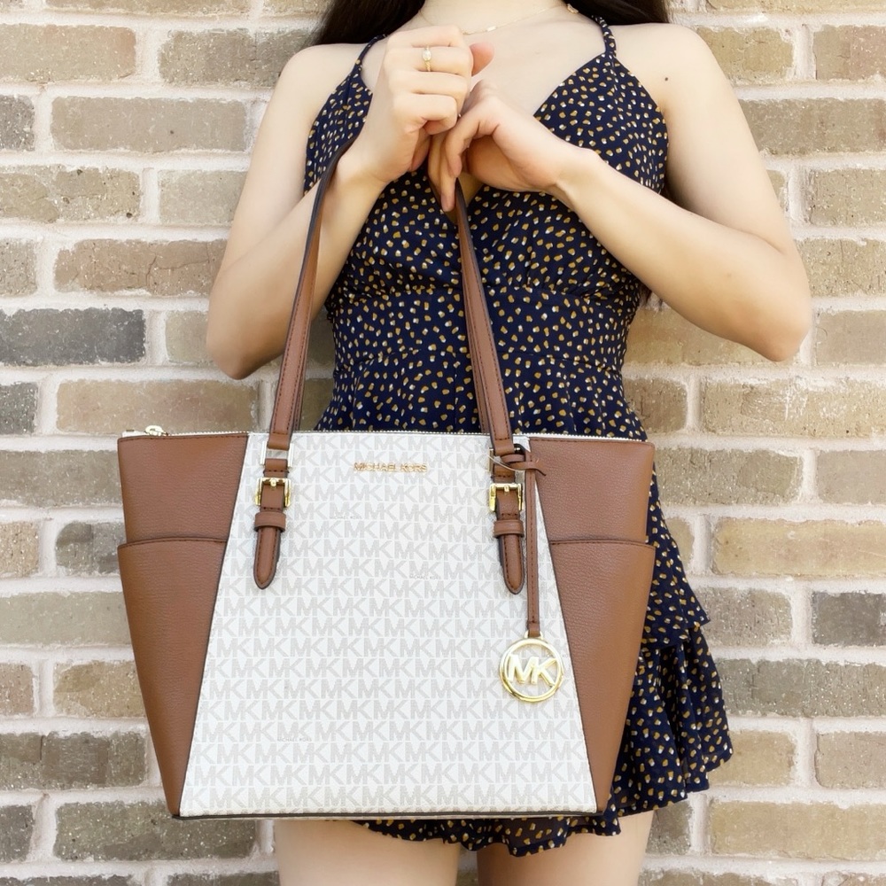 BUNDLE 👜- Michael Kors Tote & wallet Vanilla - Picture 6 of 8